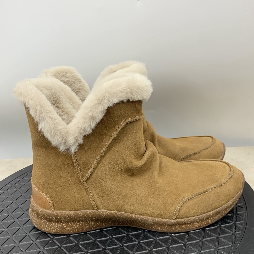 Taos Future Mid Boots Women Size 9 Shoes Brown Suede Fur Lined Booties Pull On